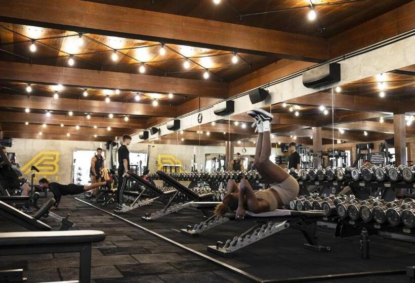 בית מלון כפרי Indigo Bali Seminyak Beach, An Ihg