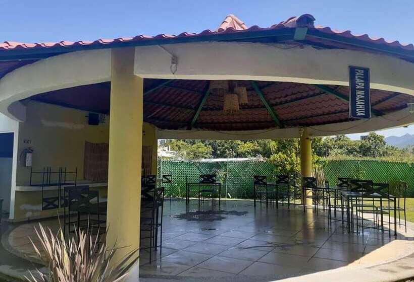 בית מלון כפרי Js