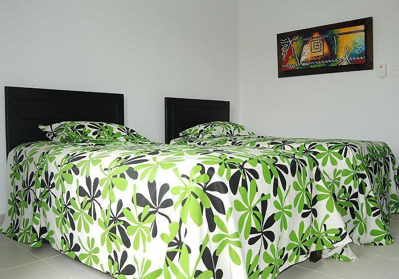 Отель La Media Naranja