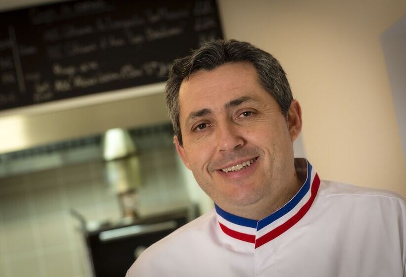 Отель Mas De Boudan