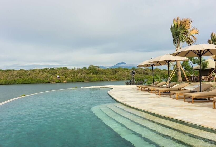 בית מלון כפרי Menjangan Dynasty Resort