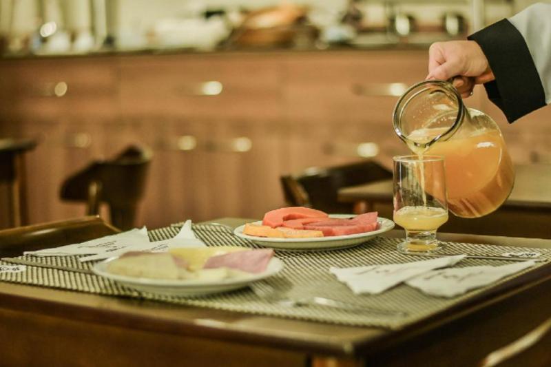 ホテル Mont Blanc Suites Duque De Caxias