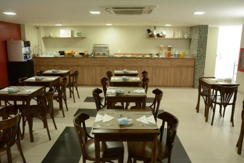 ホテル Mont Blanc Suites Duque De Caxias