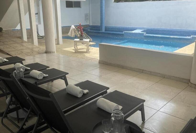 فندق Oasis Cuyutlan