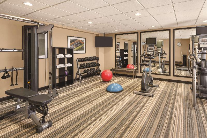 בית מלון כפרי Park Inn By Radisson, Calgary Airport North, Ab