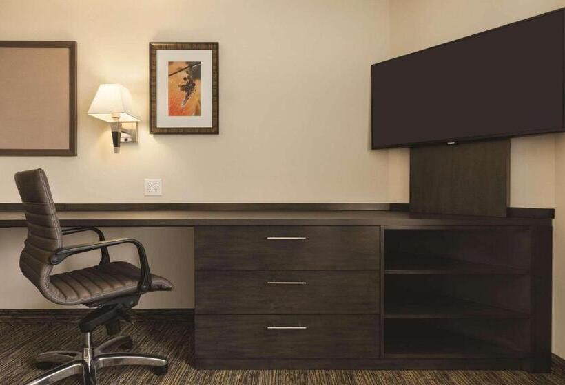 בית מלון כפרי Park Inn By Radisson, Calgary Airport North, Ab