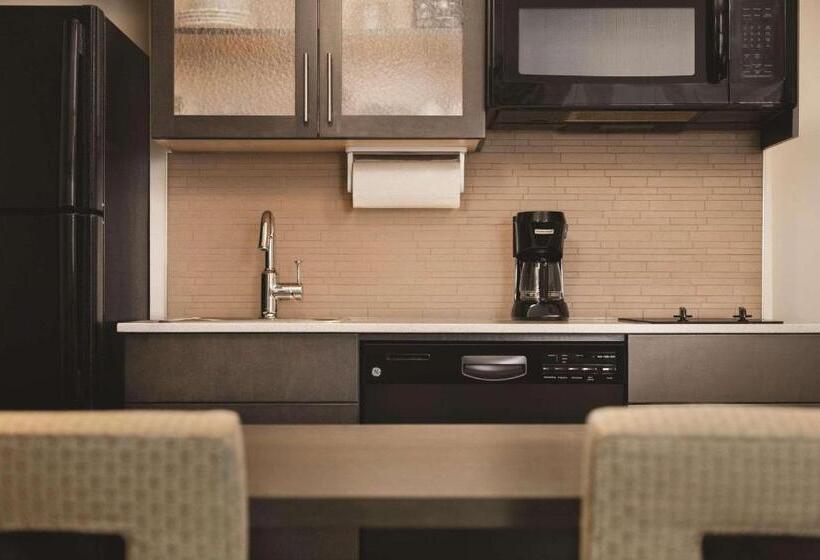 בית מלון כפרי Park Inn By Radisson, Calgary Airport North, Ab