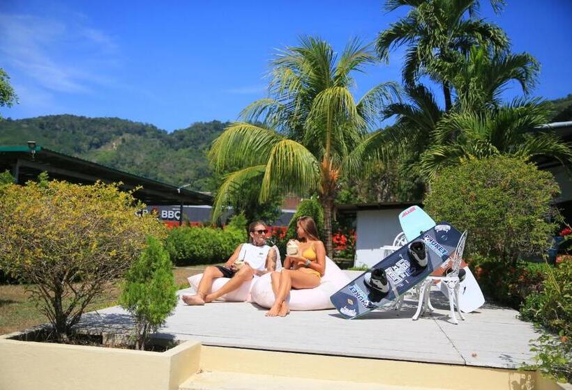 בית מלון כפרי Phuket Wake Park