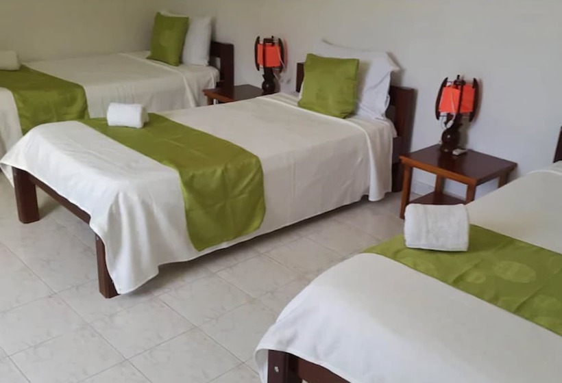 ホテル Posada Enilda