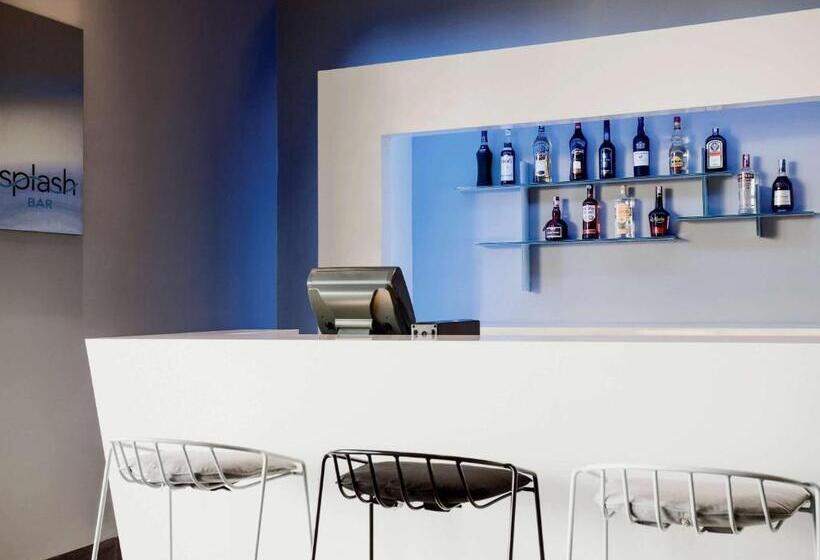 ホテル Pullman Miri Waterfront