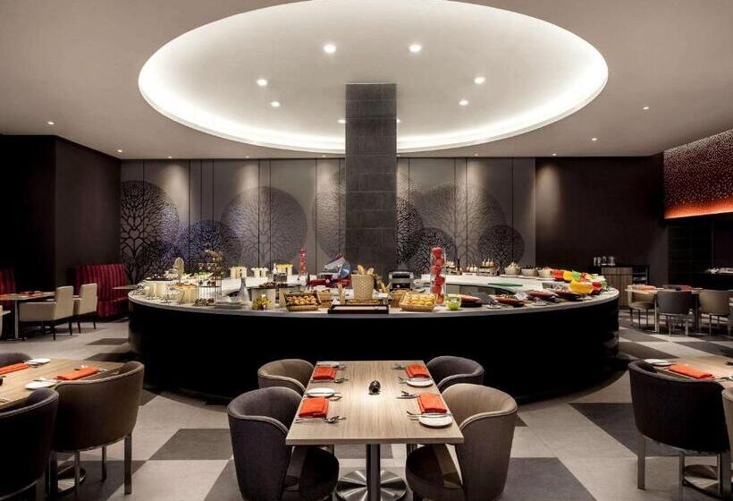 ホテル Pullman Miri Waterfront