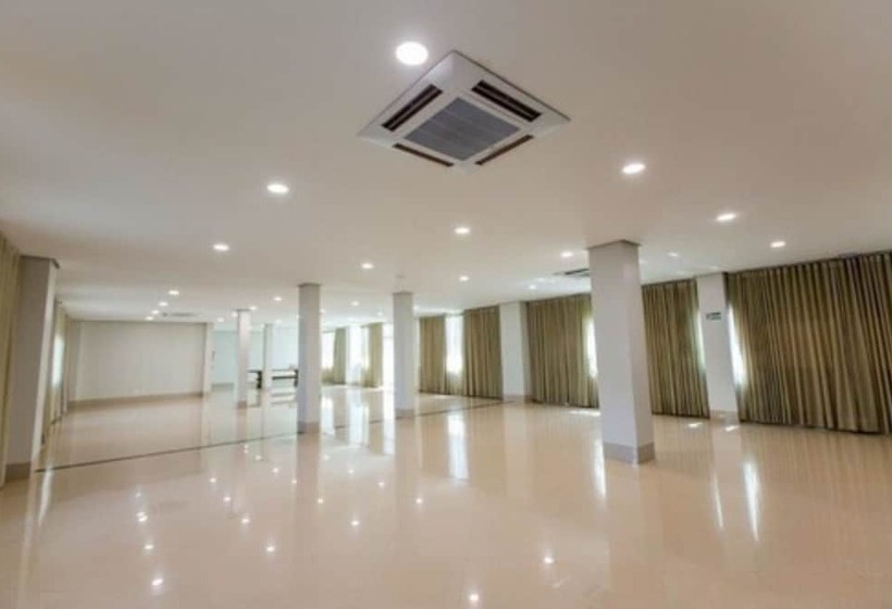 호텔 Pumma Business