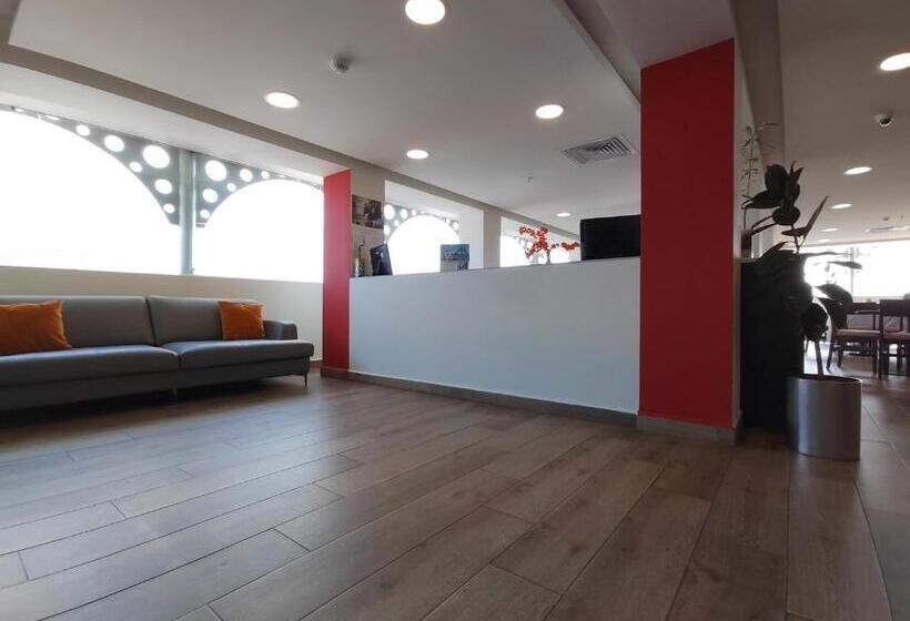 호텔 Ramada By Wyndham Tampico Centro