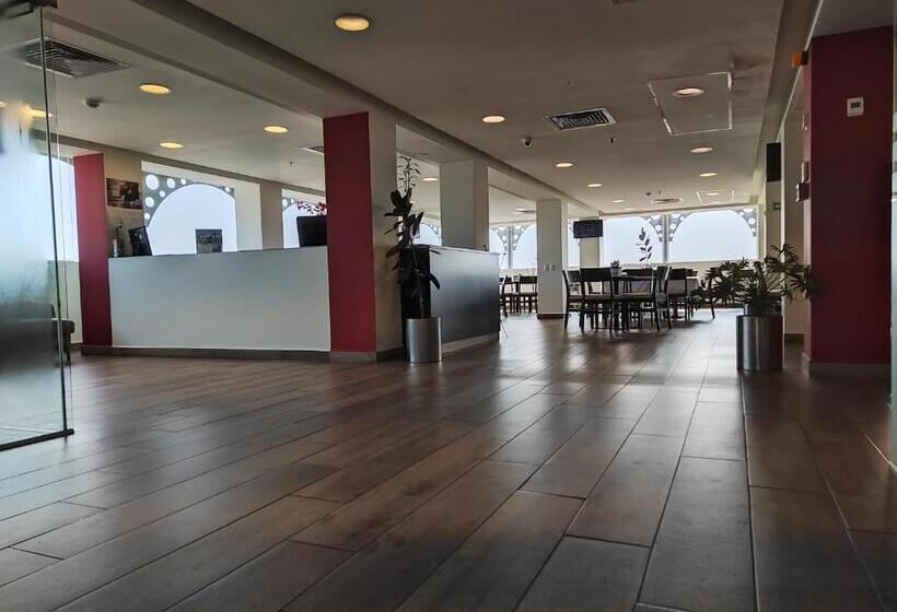 호텔 Ramada By Wyndham Tampico Centro