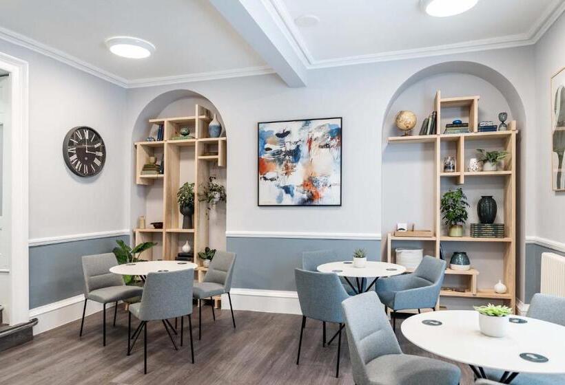 ホテル The Regent Apart