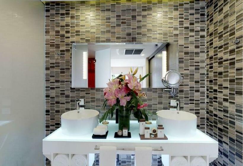 فندق Residences at The Fives