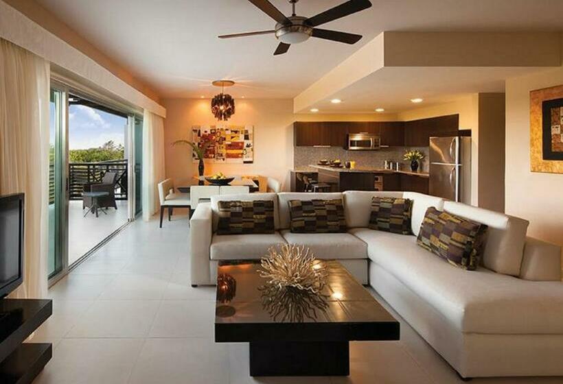 فندق Residences at The Fives