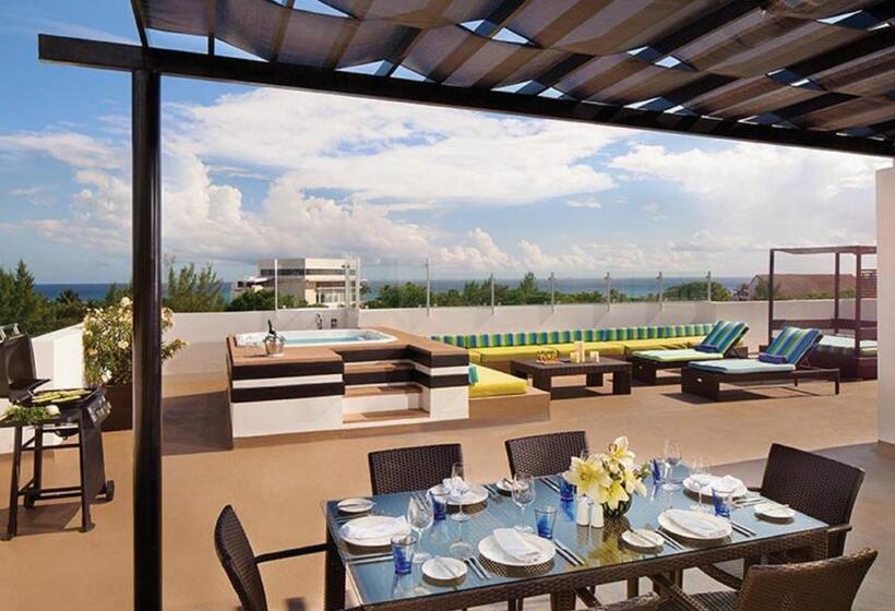 호텔 Residences at The Fives