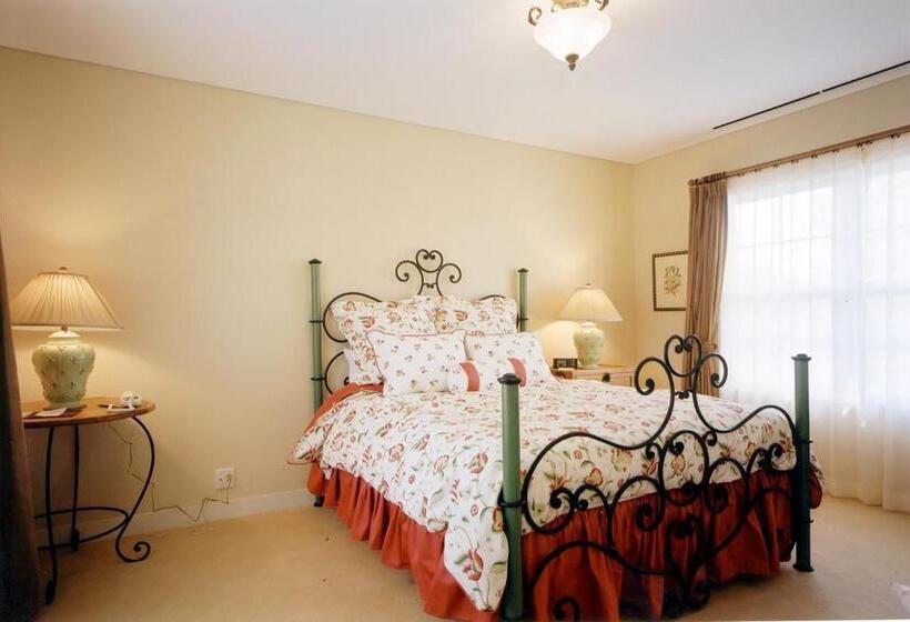 فندق Forest Hills Garden