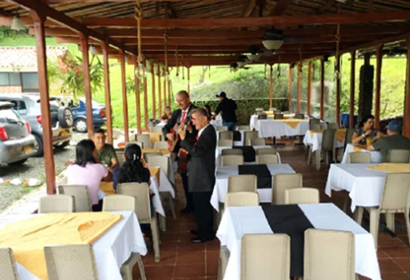 هتل روستایی Raices Del Guadual