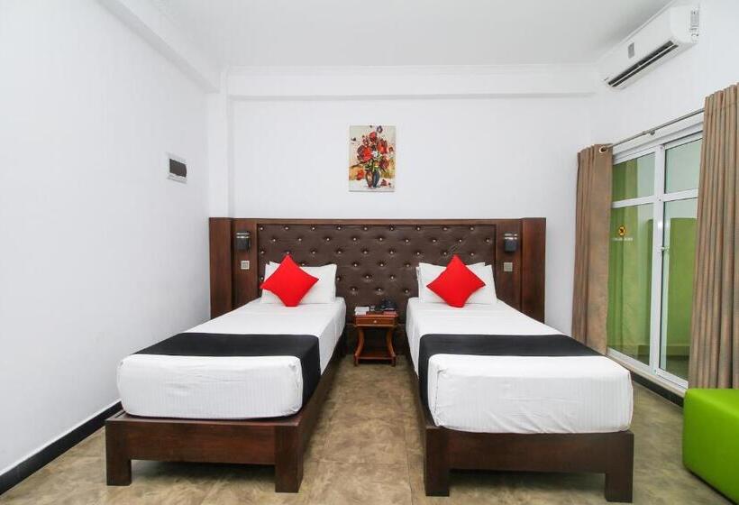 酒店 Sasha Transit