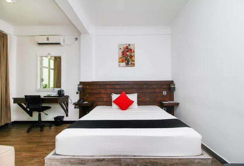 酒店 Sasha Transit