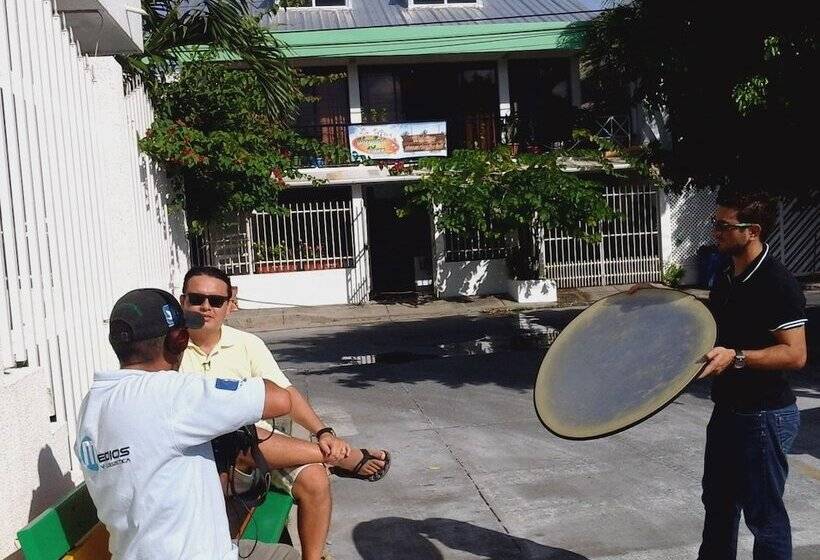 בית מלון כפרי Sheylla's Place