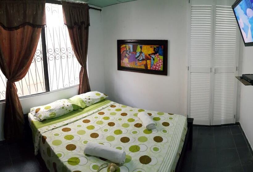 בית מלון כפרי Sheylla's Place