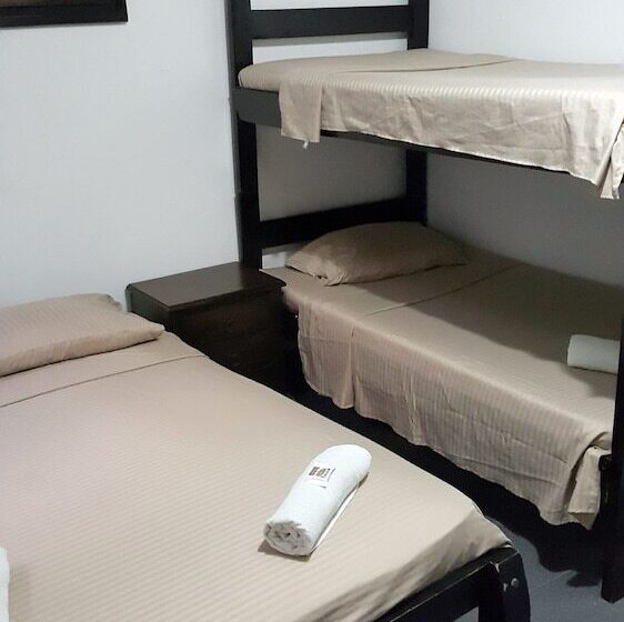 בית מלון כפרי Sheylla's Place