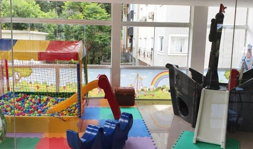 Sky Premium Hotel Gramado   ótima Localização