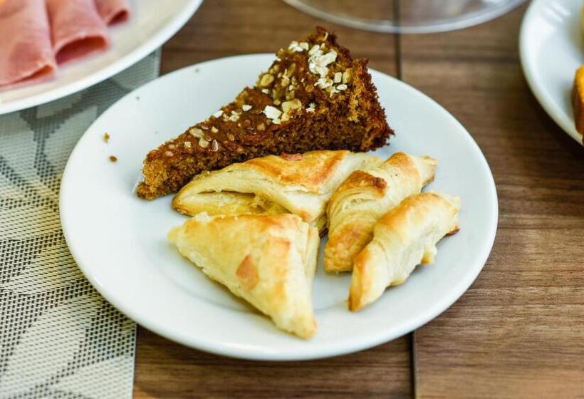 Sky Premium Hotel Gramado   ótima Localização