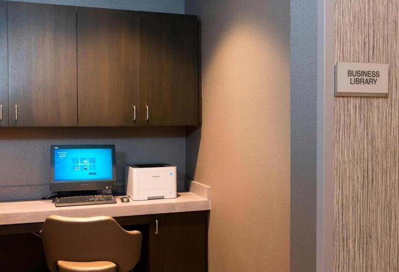 فندق Springhill Suites By Marriott Cleveland Independence