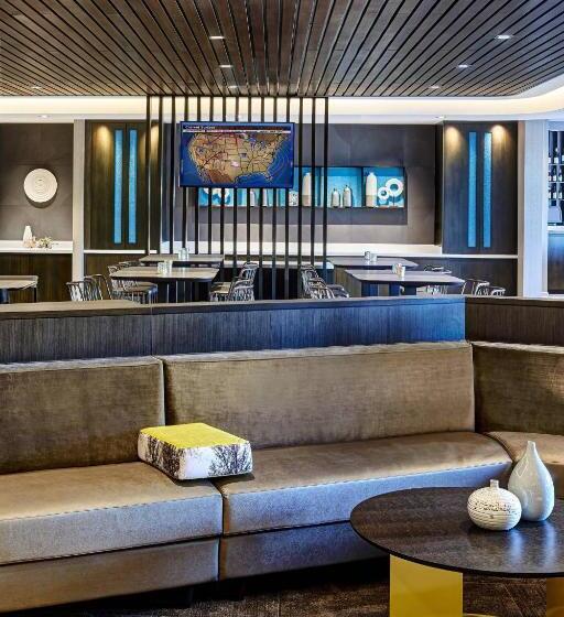 فندق Springhill Suites By Marriott Cleveland Independence