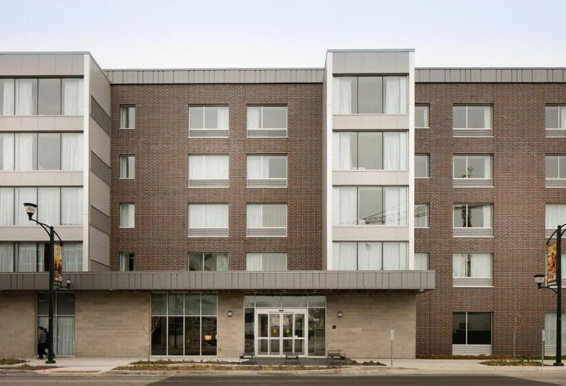 هتل Staybridge Suites Des Moines Downtown, An Ihg