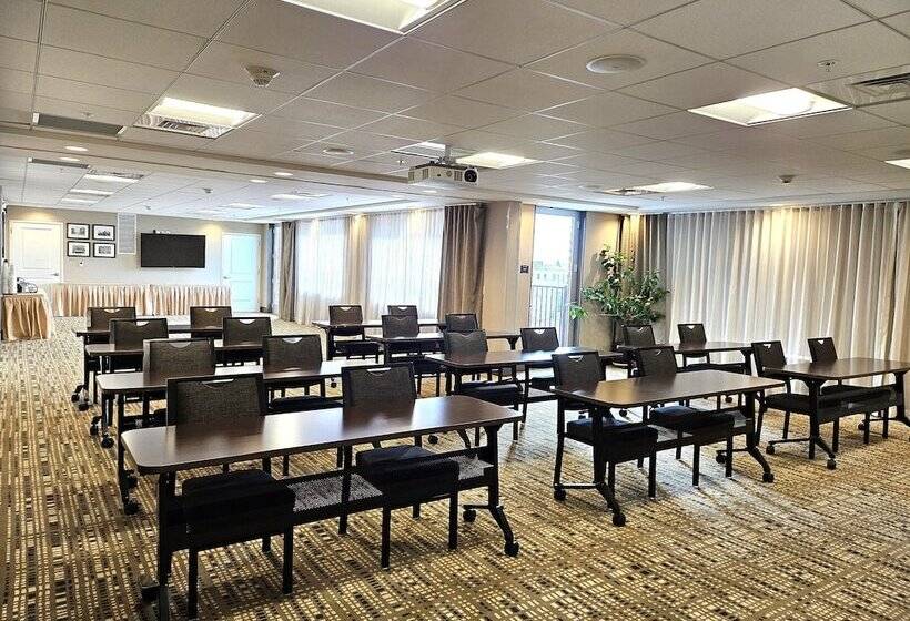 فندق Staybridge Suites Marquette, An Ihg