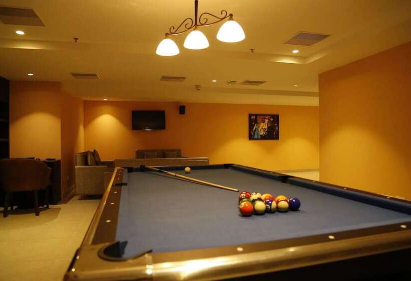 Hotel The Raviz Calicut