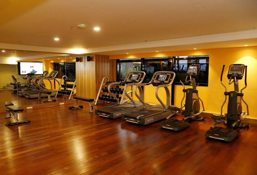 Hotel The Raviz Calicut