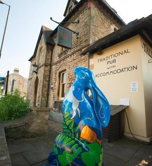 בית מלון כפרי The Talbot Inn