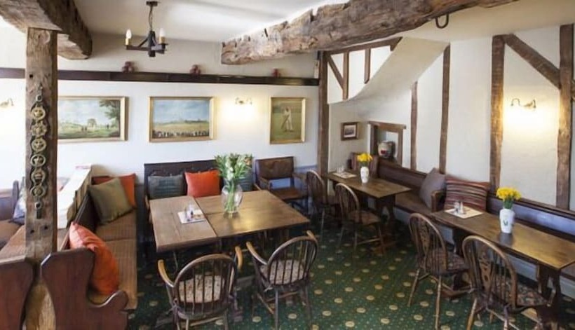 בית מלון כפרי The Talbot Inn