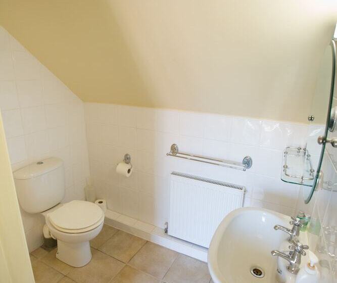 בית מלון כפרי The Talbot Inn