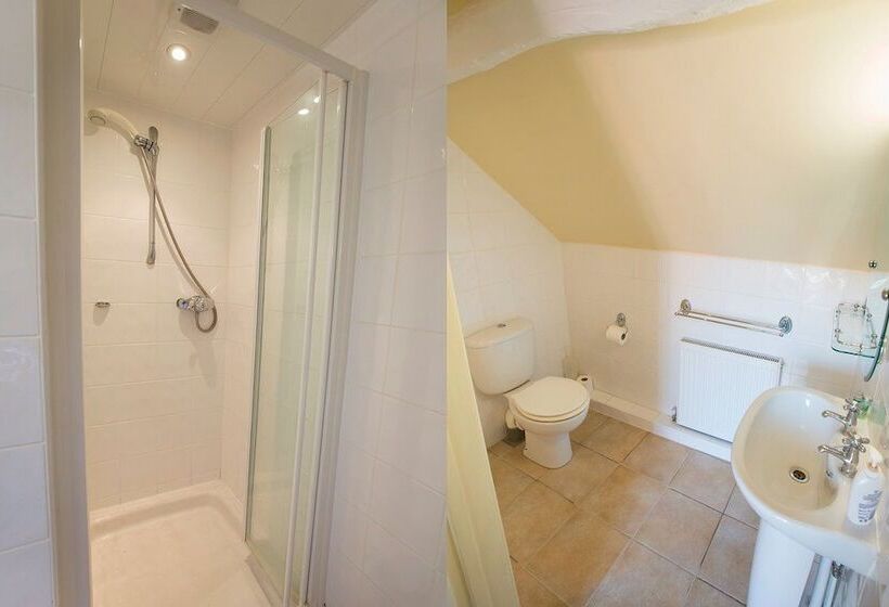 בית מלון כפרי The Talbot Inn