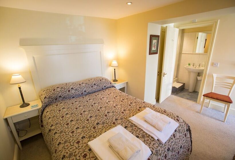 בית מלון כפרי The Talbot Inn