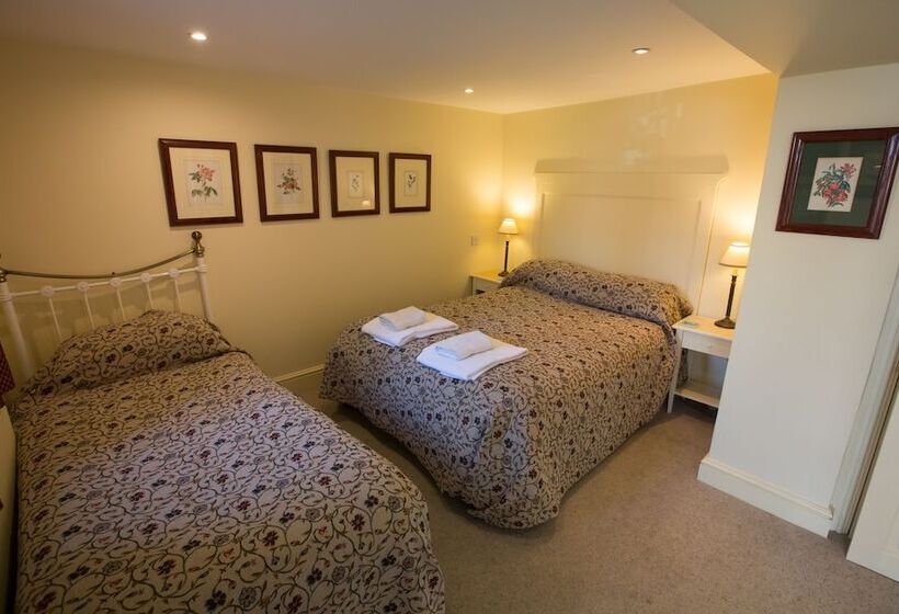 בית מלון כפרי The Talbot Inn