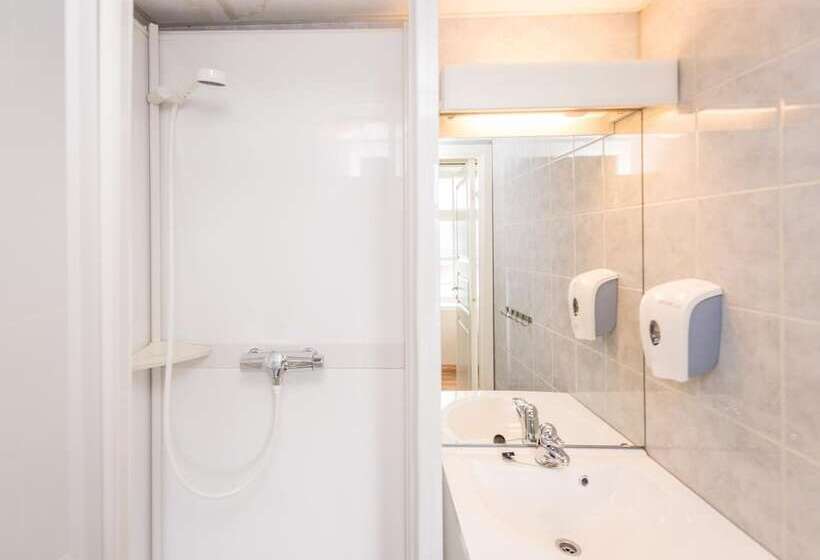 هتل Toranes Overnatting