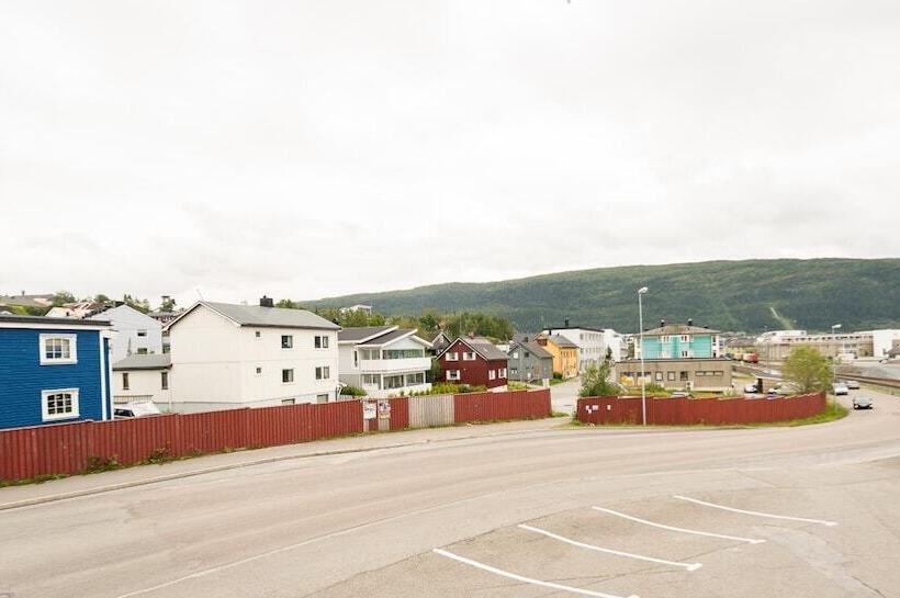 هتل Toranes Overnatting