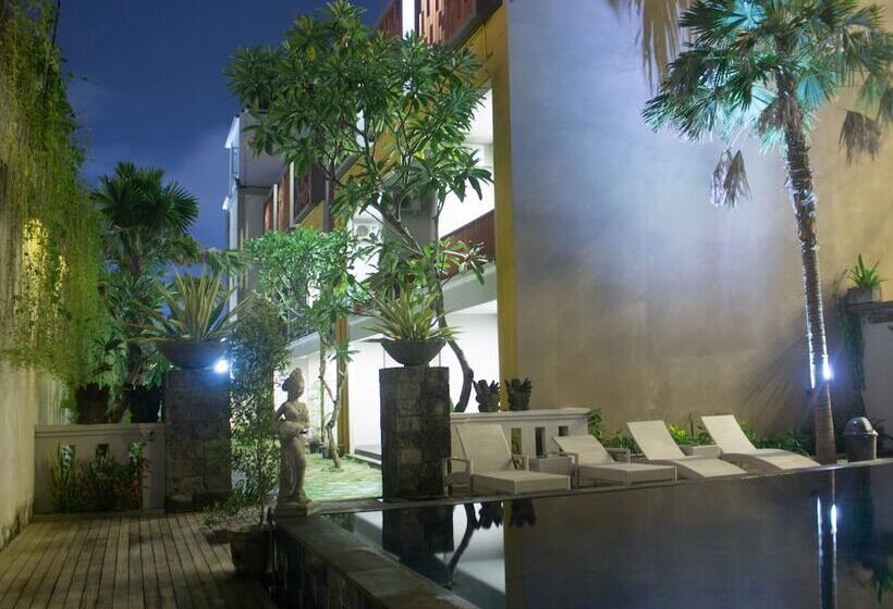 호텔 Transera Kamini Legian