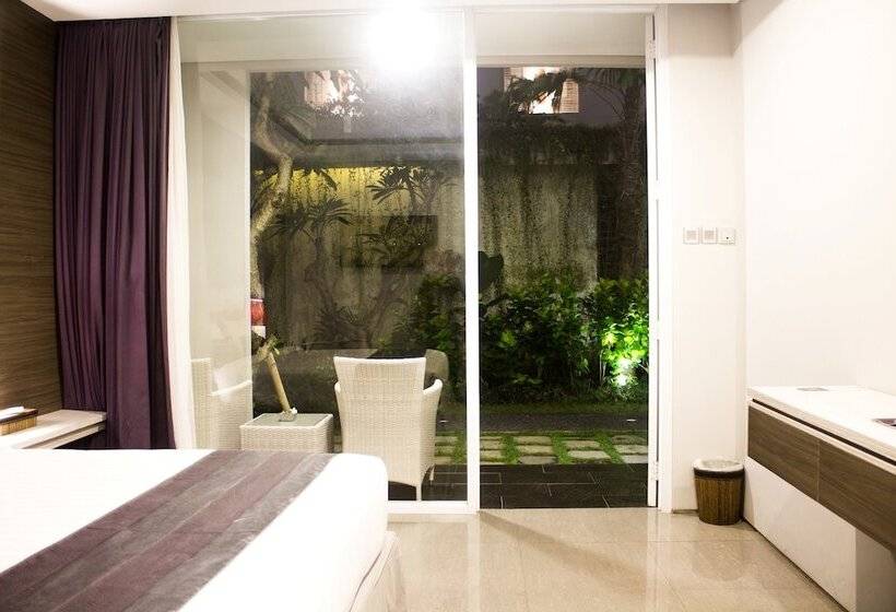 호텔 Transera Kamini Legian