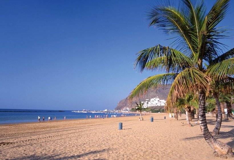 هتل Volcano Beach