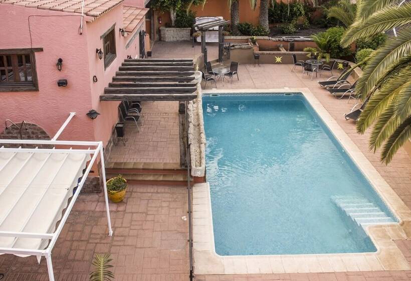 هتل Volcano Beach