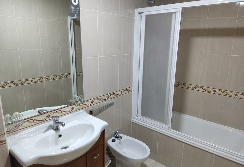 Отель Insidehome Zaravencia Plaza Mayor